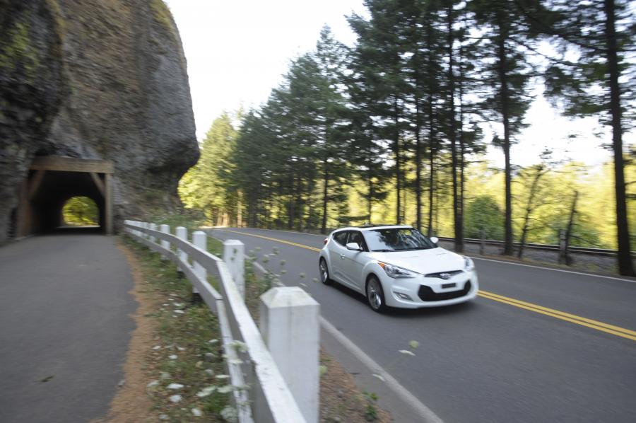  Hyundai Veloster 2011 года  (фото 152 из 184)